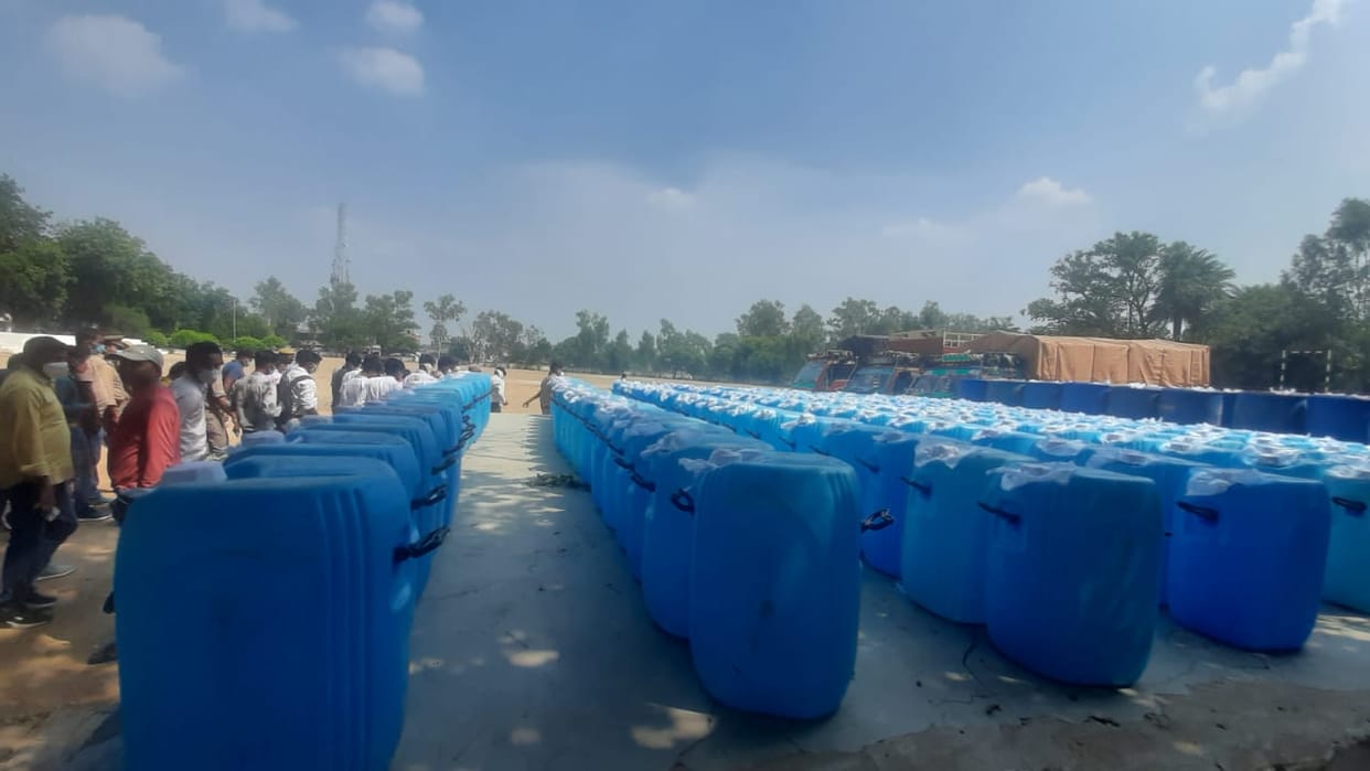 Illegal liquor and chemical recovered in Jalaun