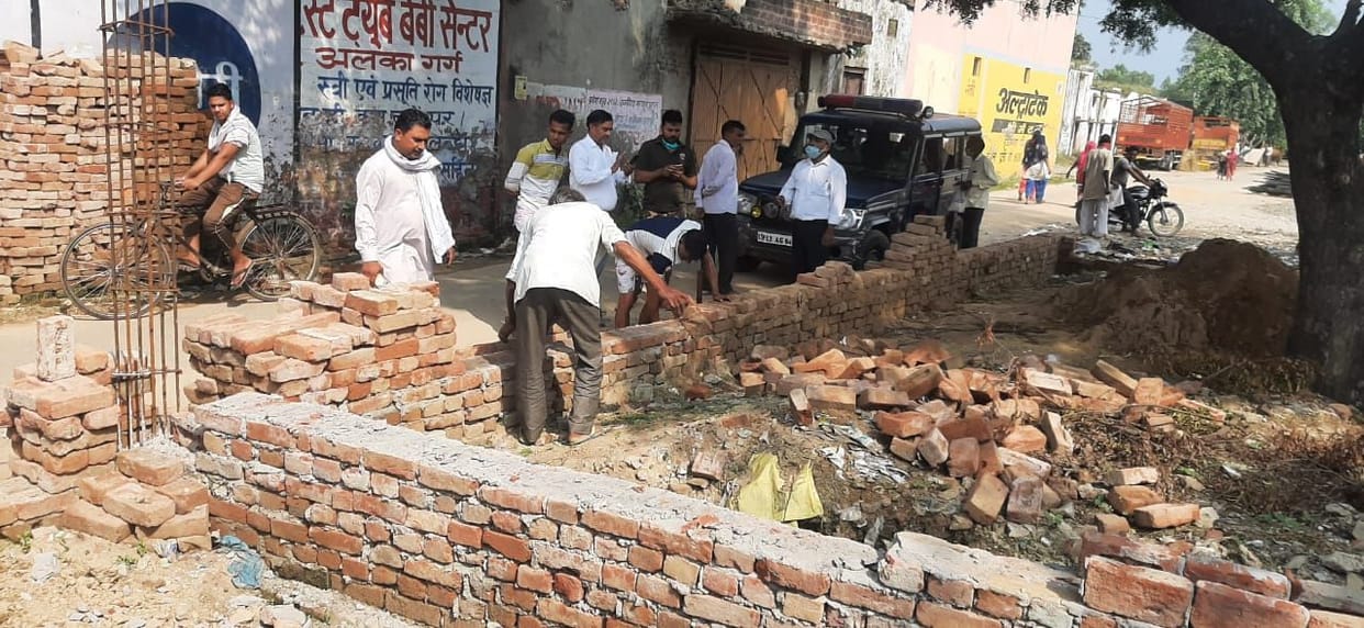 Police removed encroachment in Meerapur