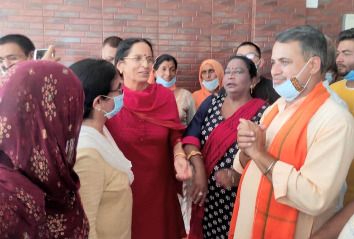 Kangana Ranaut mother Asha Ranaut leave Congress and join Bharatiya Janata Party BJP