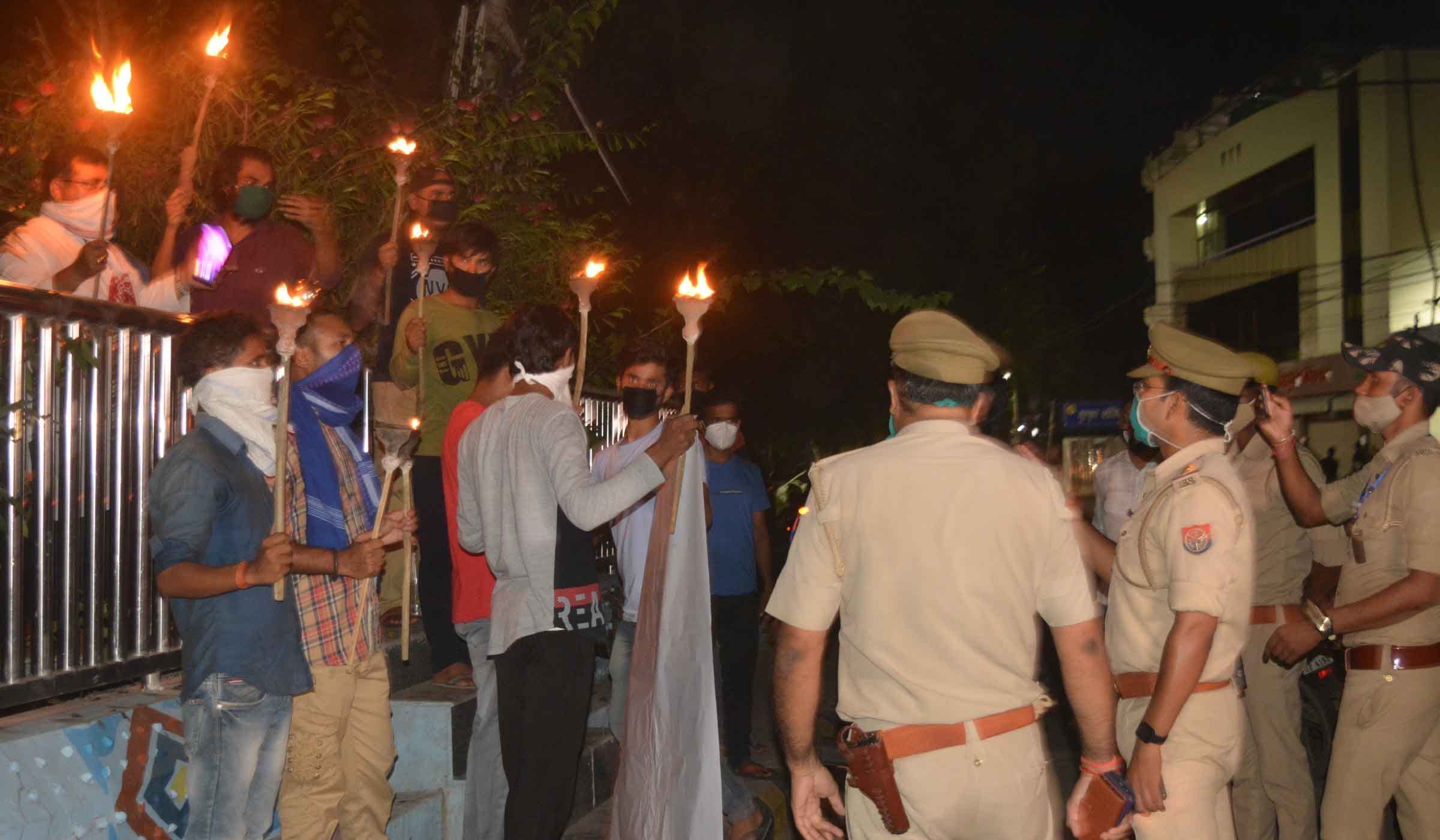 Prayagraj News Allahabad Congress workers candle march against unemployment