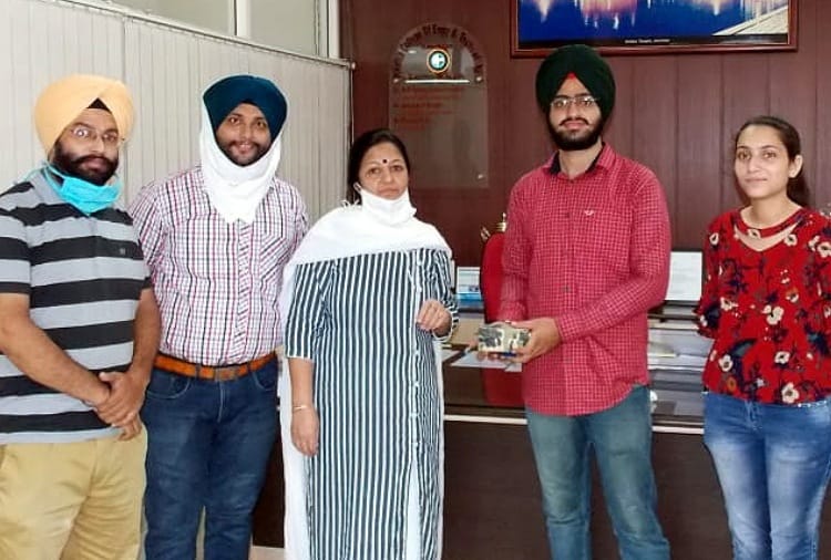 Students built alcohol detection system in Amritsar of Punjab