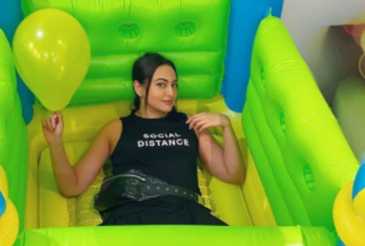 Sonakshi sinha shared her Maldives vacation pictures and said i am now a licensed scuba diver