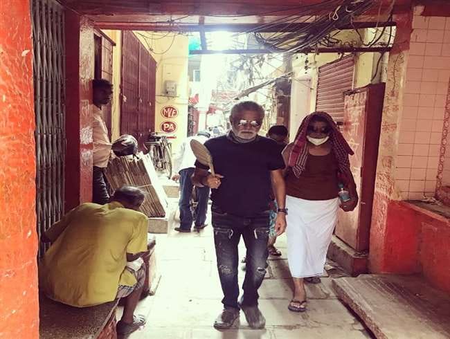 Actor Sanjay Mishra came to Varanasi for the shooting of the film