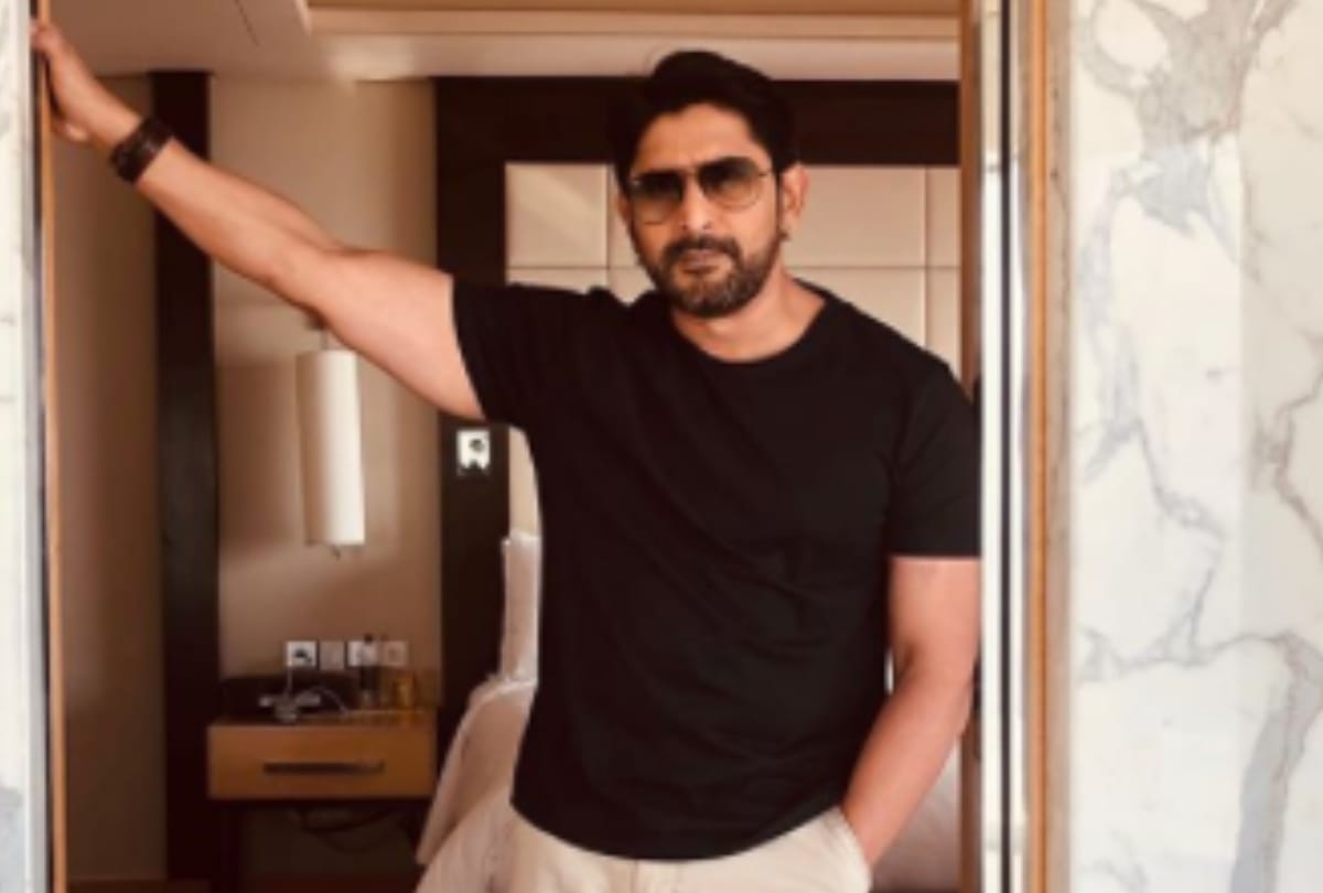 Arshad Warsi shares meme on Russia Ukraine conflict Gets trolled