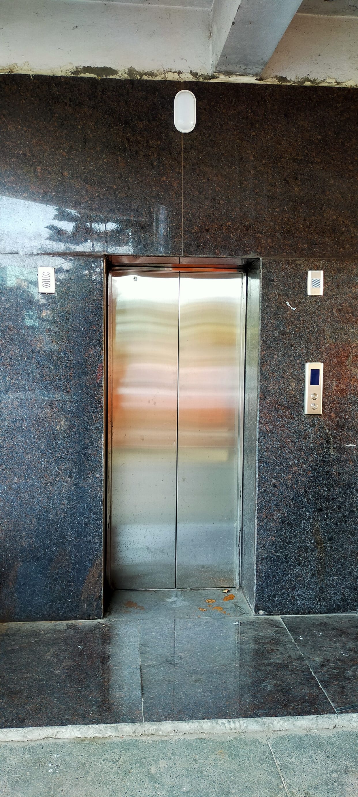 Lift in Shoping Complex