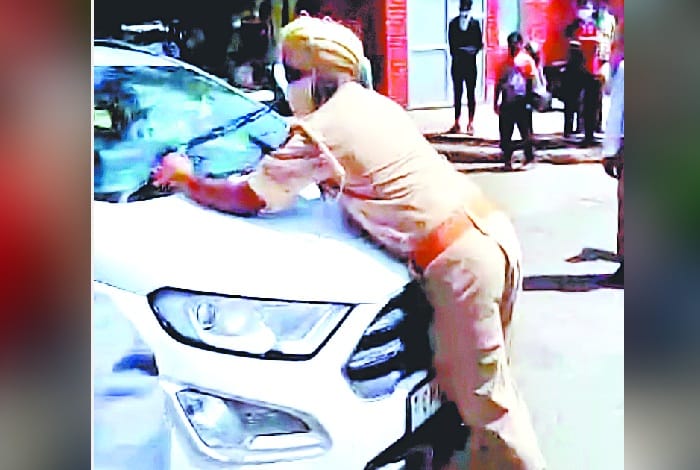 ASI stopped woman car on road and misbehaved