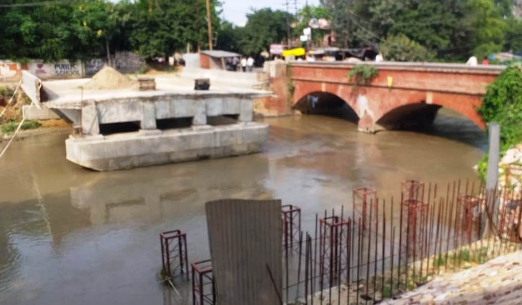 ancomplit, bridge, damage, shikohabad