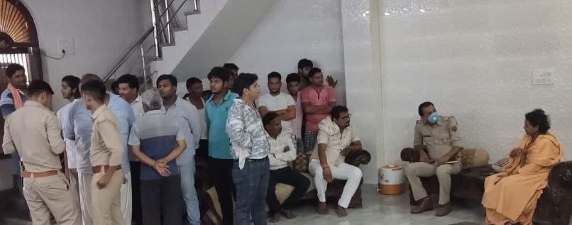 people beaten who is cleaning the temple