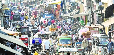 Traders were shocked - market opened on captive day even after exemption from troubled rule, confusion arose