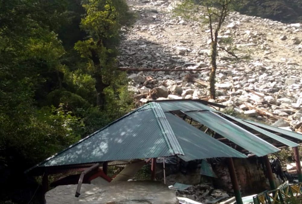 Weather Forecast Today Update in Uttarakhand News: Yamunotri Highway 40 meter Road Collapse, yatra stop