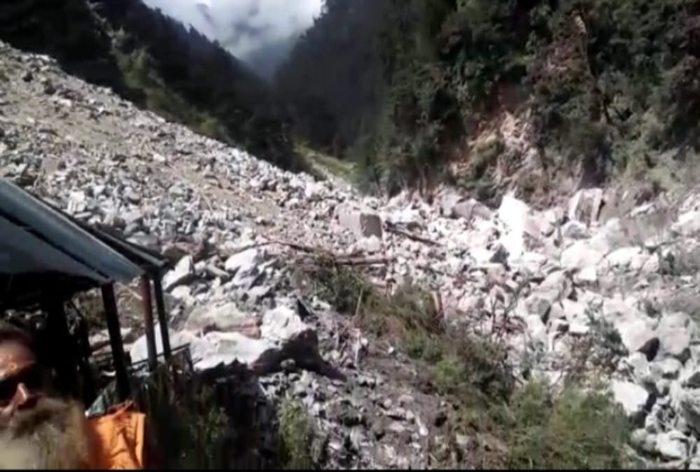 Weather Forecast Today Update in Uttarakhand News: Landslide continue on yamunotri Road, Rainfall expected