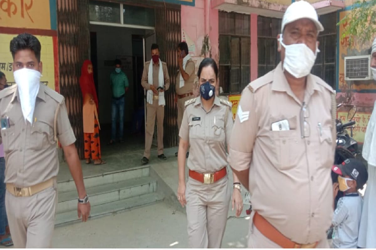 Baghpat News: Drinking poisonous liquor has worsened the condition of another person in Chamraval village