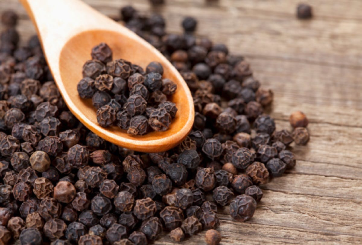 Black pepper can help in cold