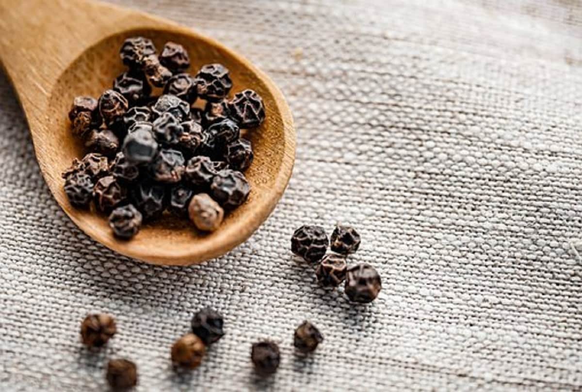 Weight loss tips Drinking a cup of black pepper tea daily reduces belly fat