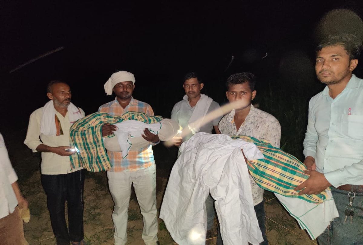 kasganj accident news: parents and two children were cremated together in firozabad
