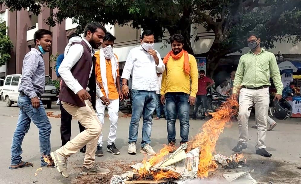 Protests in Azamgarh against Maharashtra government, Maharana Pratap Army came out in support of Kangana