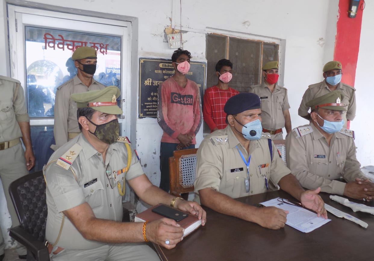 Hathras: Two cattle thieves arrested with stolen cattle and weapons