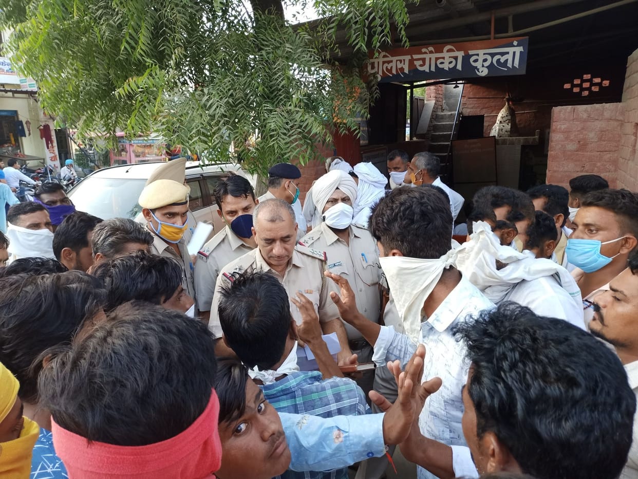 The relatives protest when the girl was not found