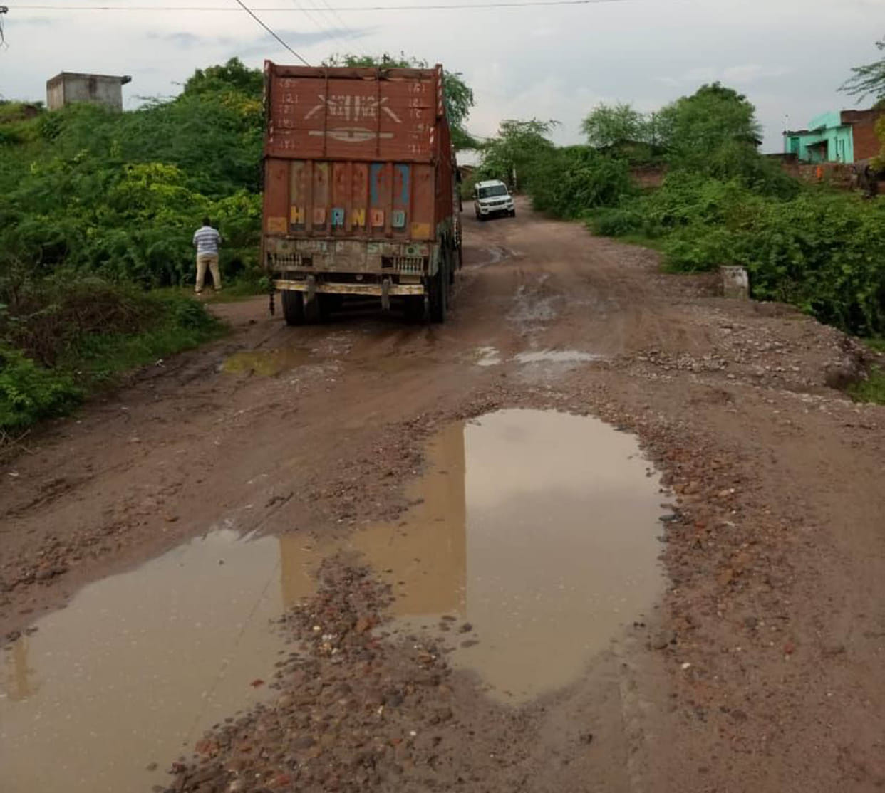 Overloading collapsed Vindhyavasini road