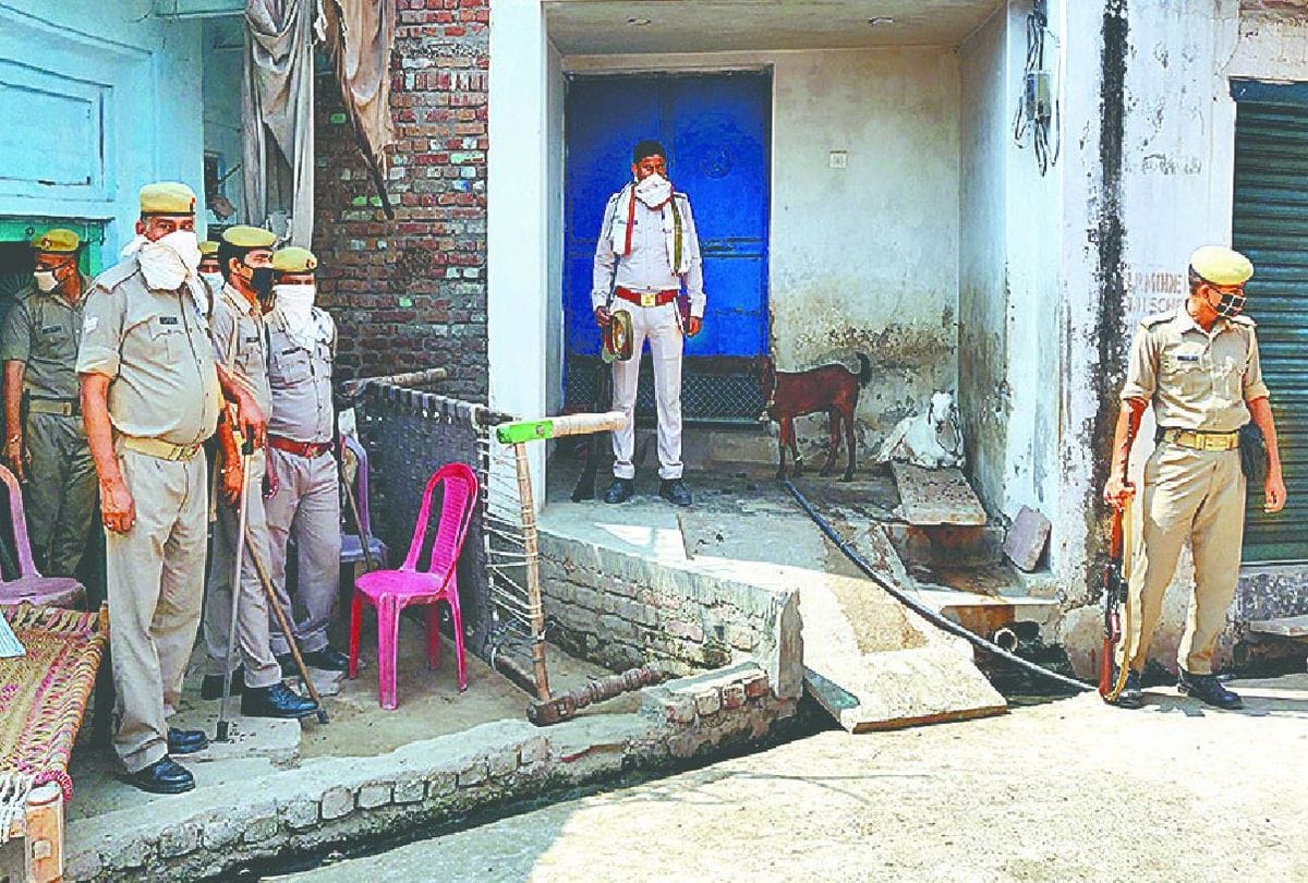 Updesh Murder Case agra Inspector Salim Khan suspended on CM Yogi Adityanath order