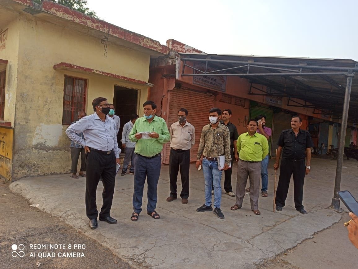 Hathras: DD informed of Mandi committee, review of revenue