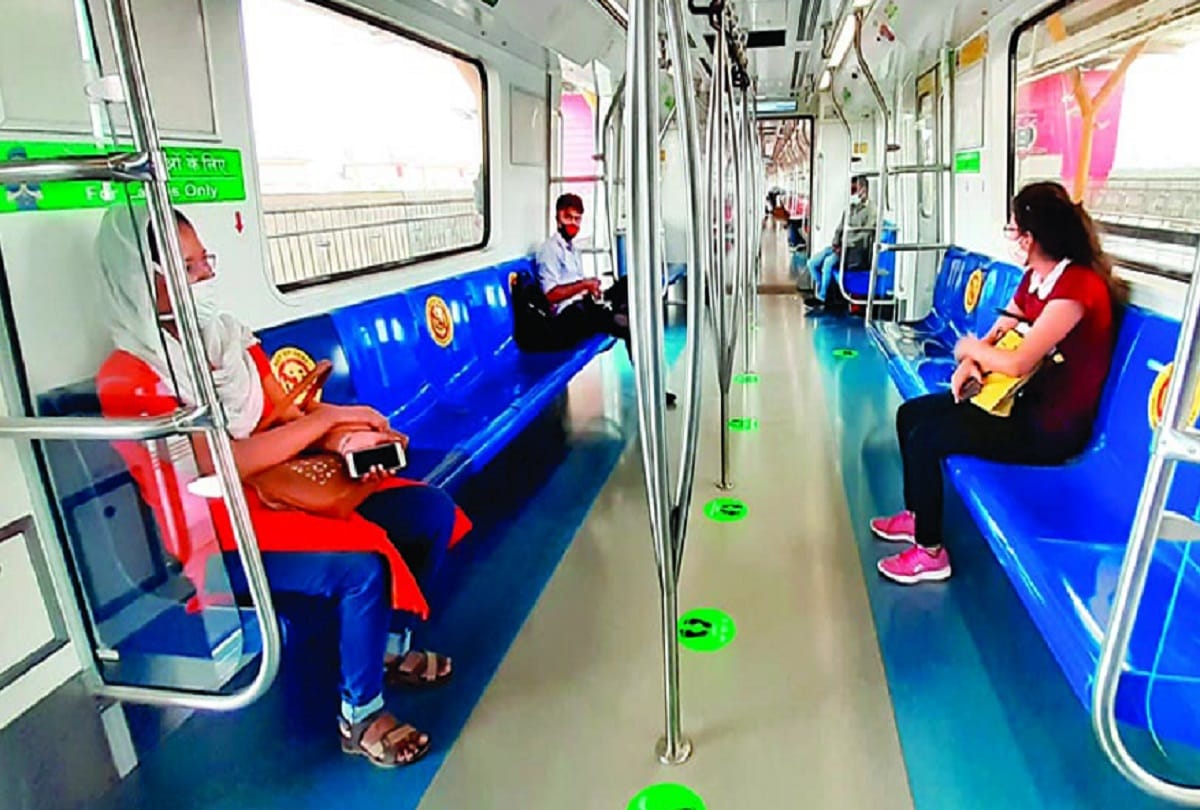 Appeal by DMRC MD Mangu singh is to Avoid traveling in peak hours