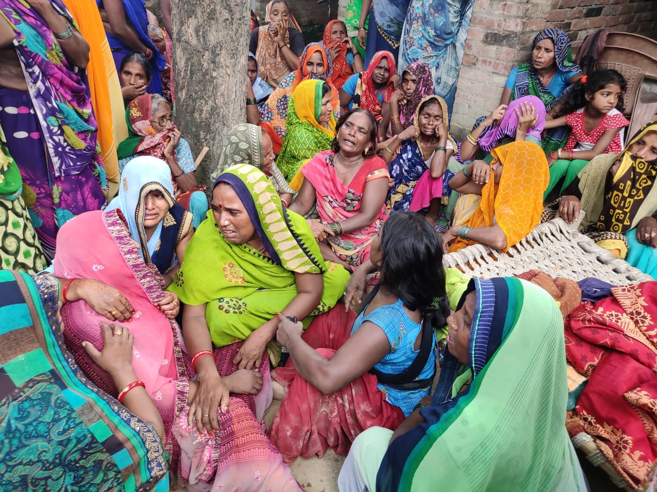 Fire in Jaunpur UP News:  One woman and two boys, died in a short circuit accident in Jaunpur