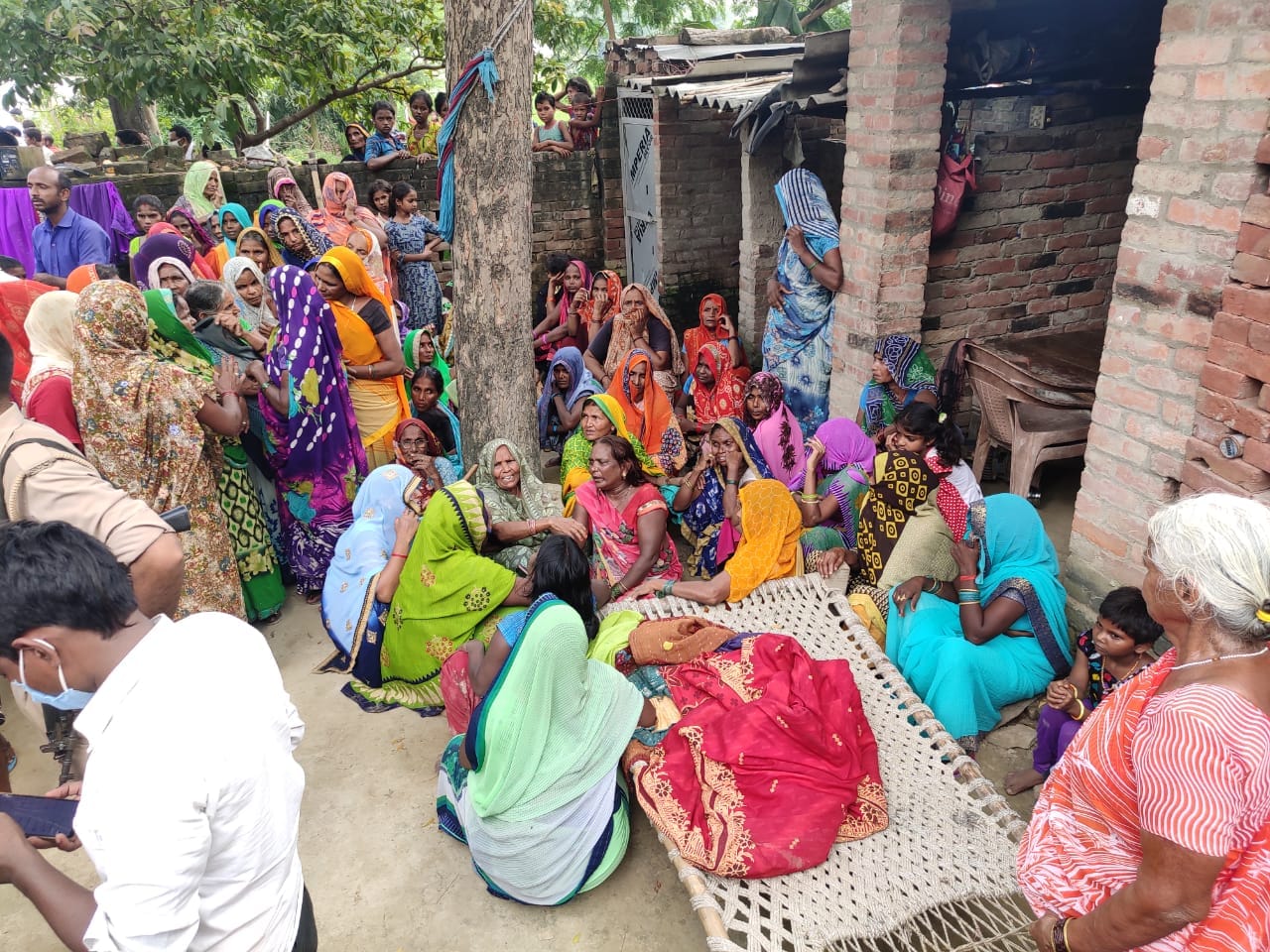 Fire in Jaunpur UP News:  One woman and two boys, died in a short circuit accident in Jaunpur