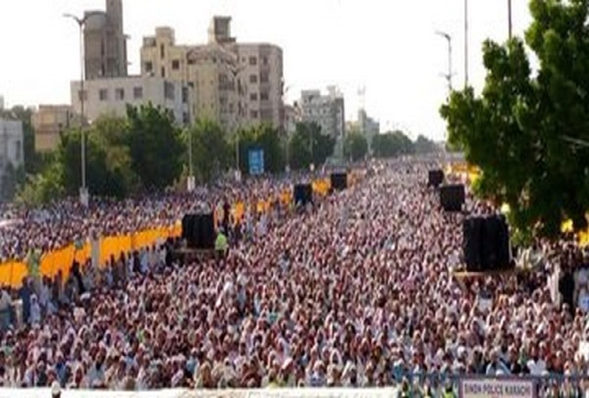 Sea of people at Anti-Shia protest in Karachi, Pakistan