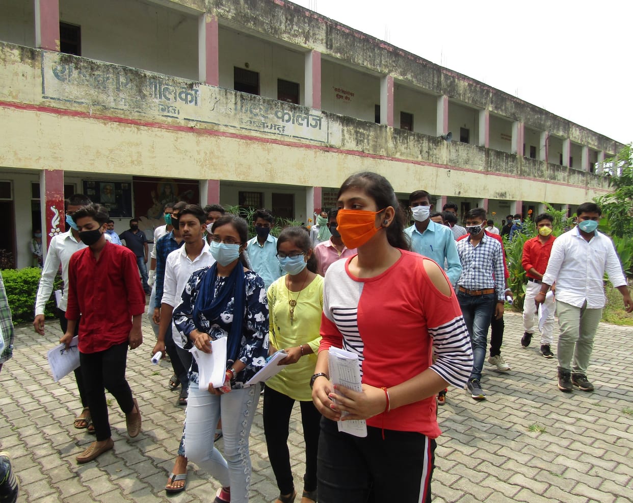 1038 students left the entrance examination of polytechnic