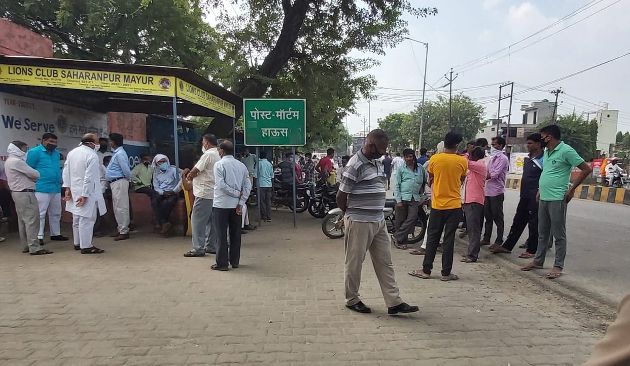 Death of a bike rider in a tractor trolley collision