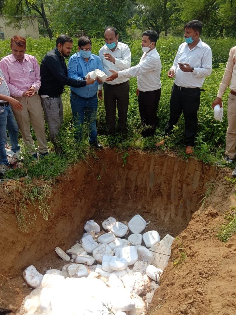 paneer, destroe, food safty, team, firozabad