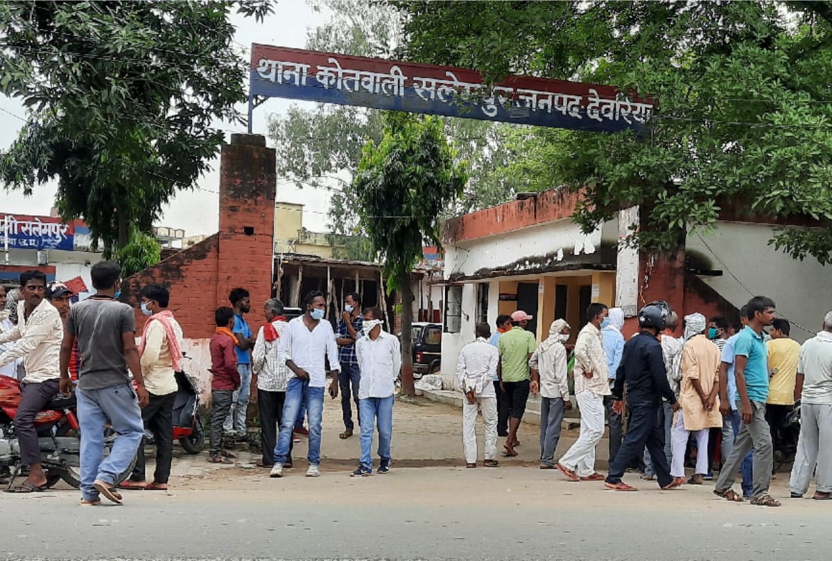 Man dead body found in gadak river at deoria