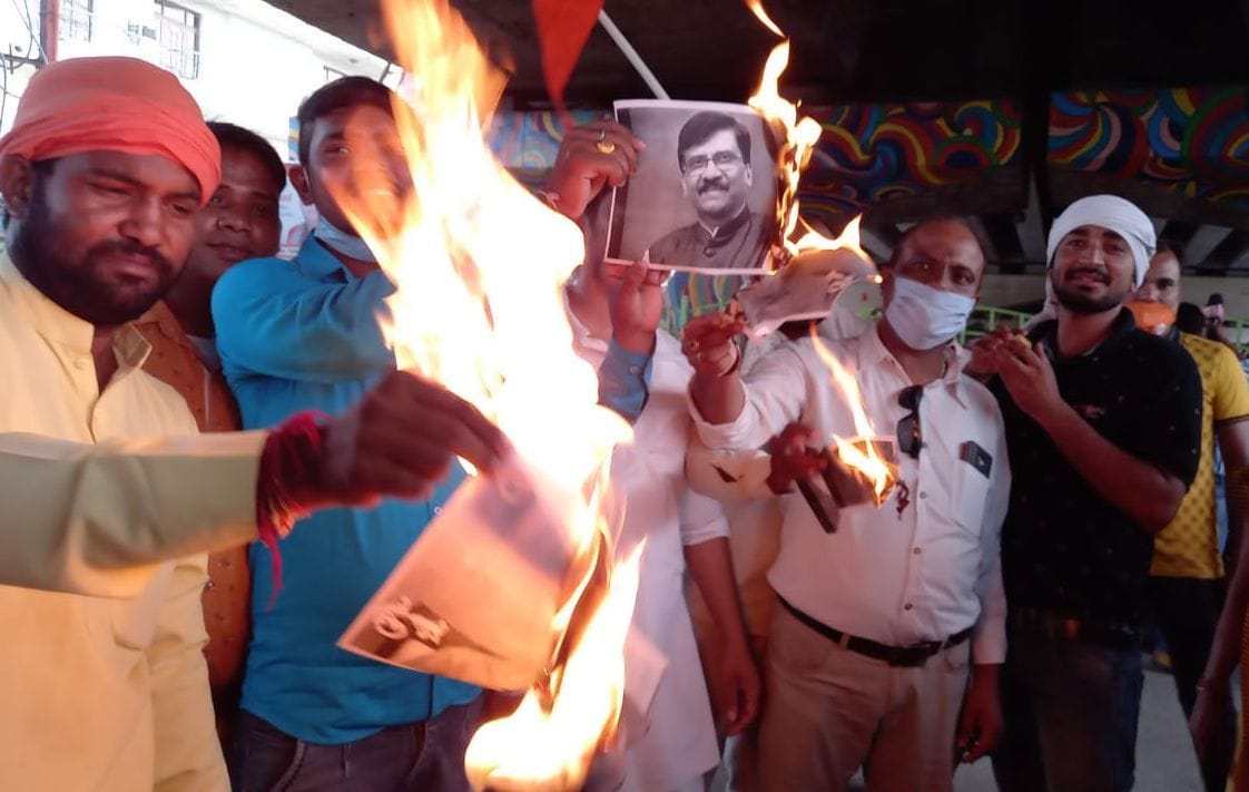 poster burn, uddhav thakre, sanjay raut, kangna ranot iseu