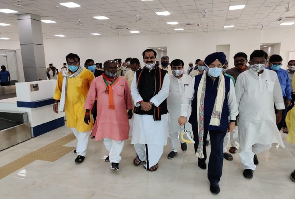Hardeep Singh Puri reviewed the development work of Darbhanga Airport, Bihar