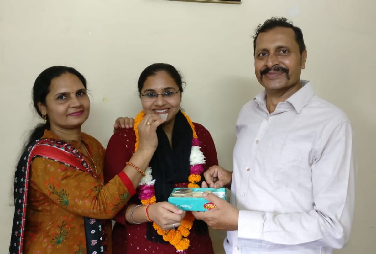 UPPSC result 2020 nayab tehsildar komal now became SDM, left govt teaching job to fulfill father wish prepare for uppsc