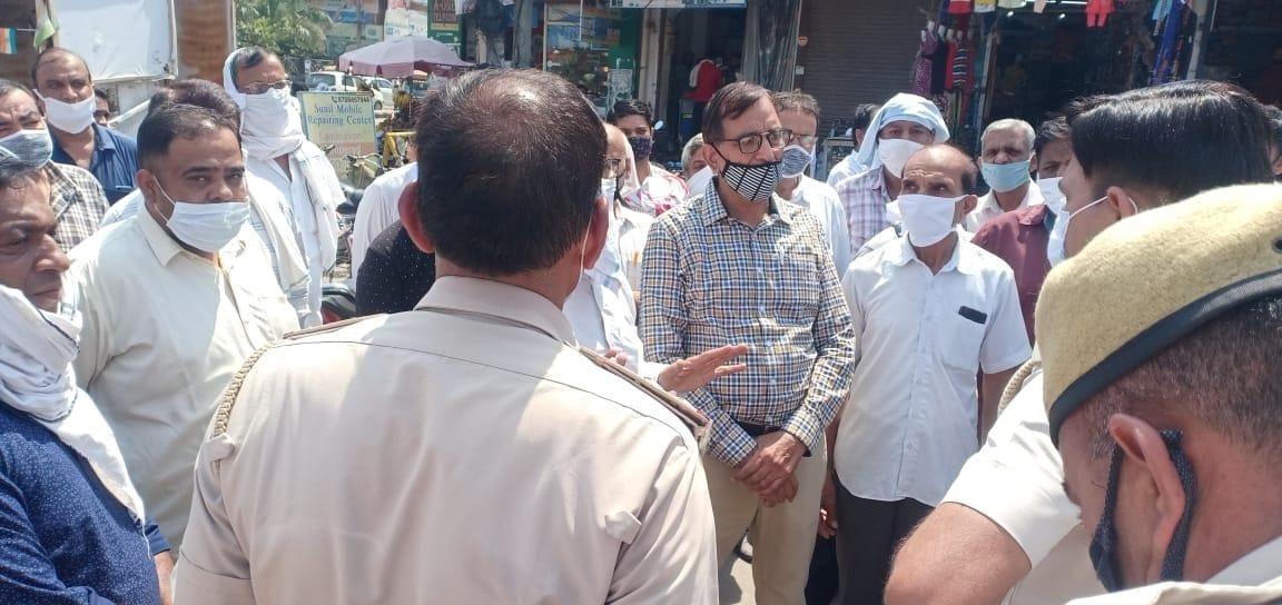 protest against police, businessmans, barrier, sonipat