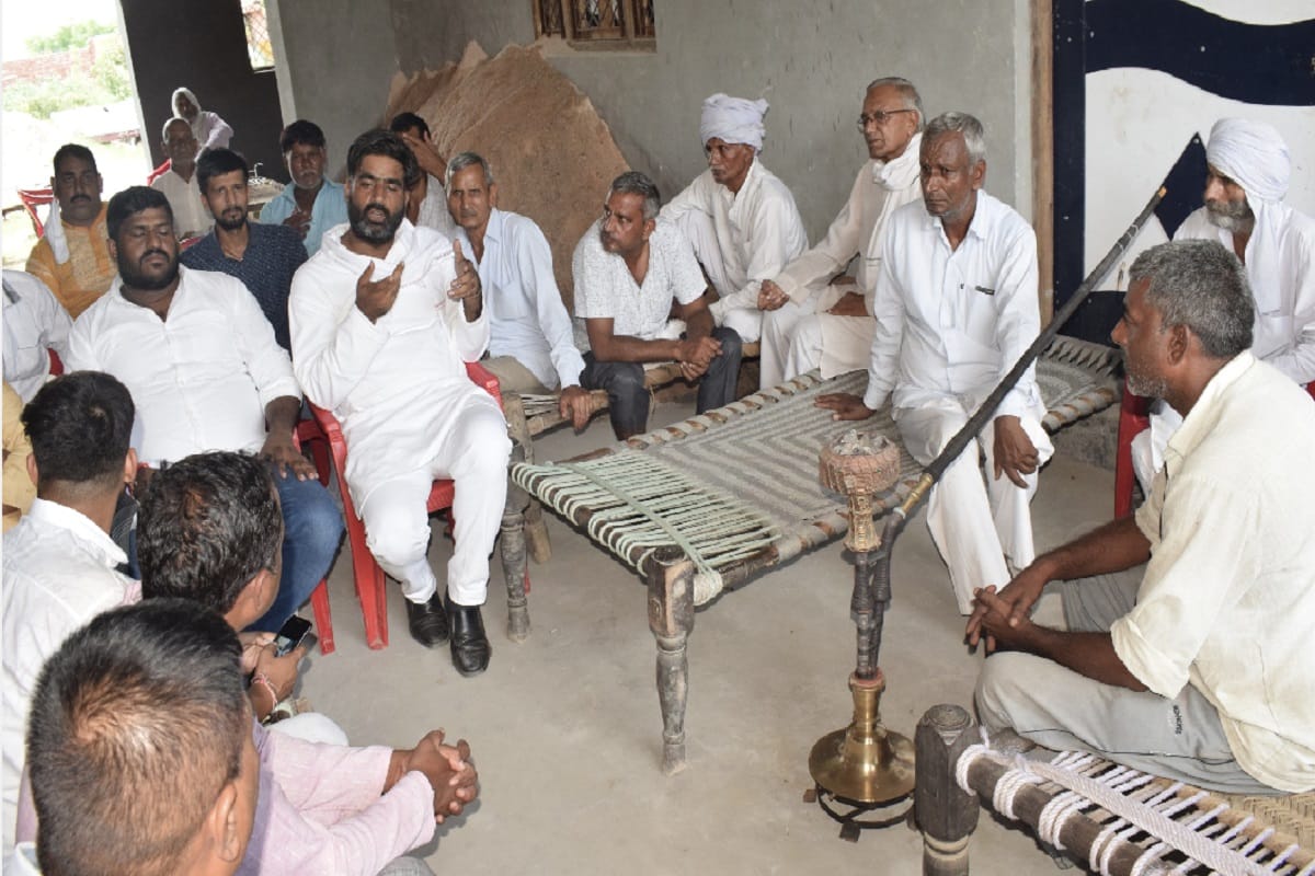 Amar Ujala Ground Report: Surendra was selling illicit liquor for 12 years in Mirpur Jakheda village of Meerut