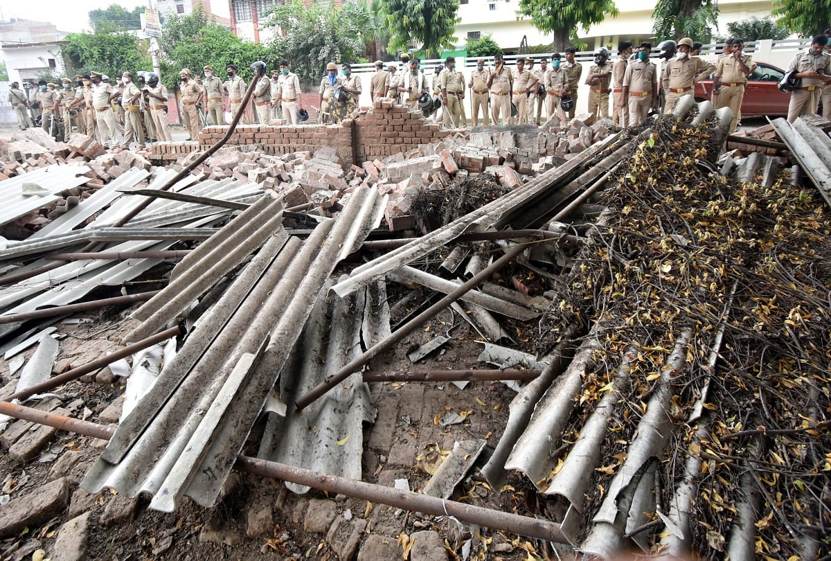 Prayagraj Ateeq Ahmed News: Bulldozers of Atiq's cousin's property worth crores Allahabad