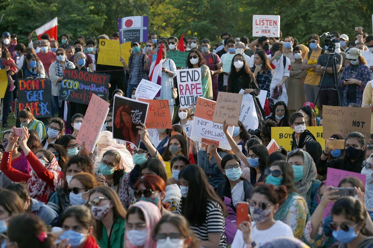 french women sexually harassed in front of her children in Pakistan