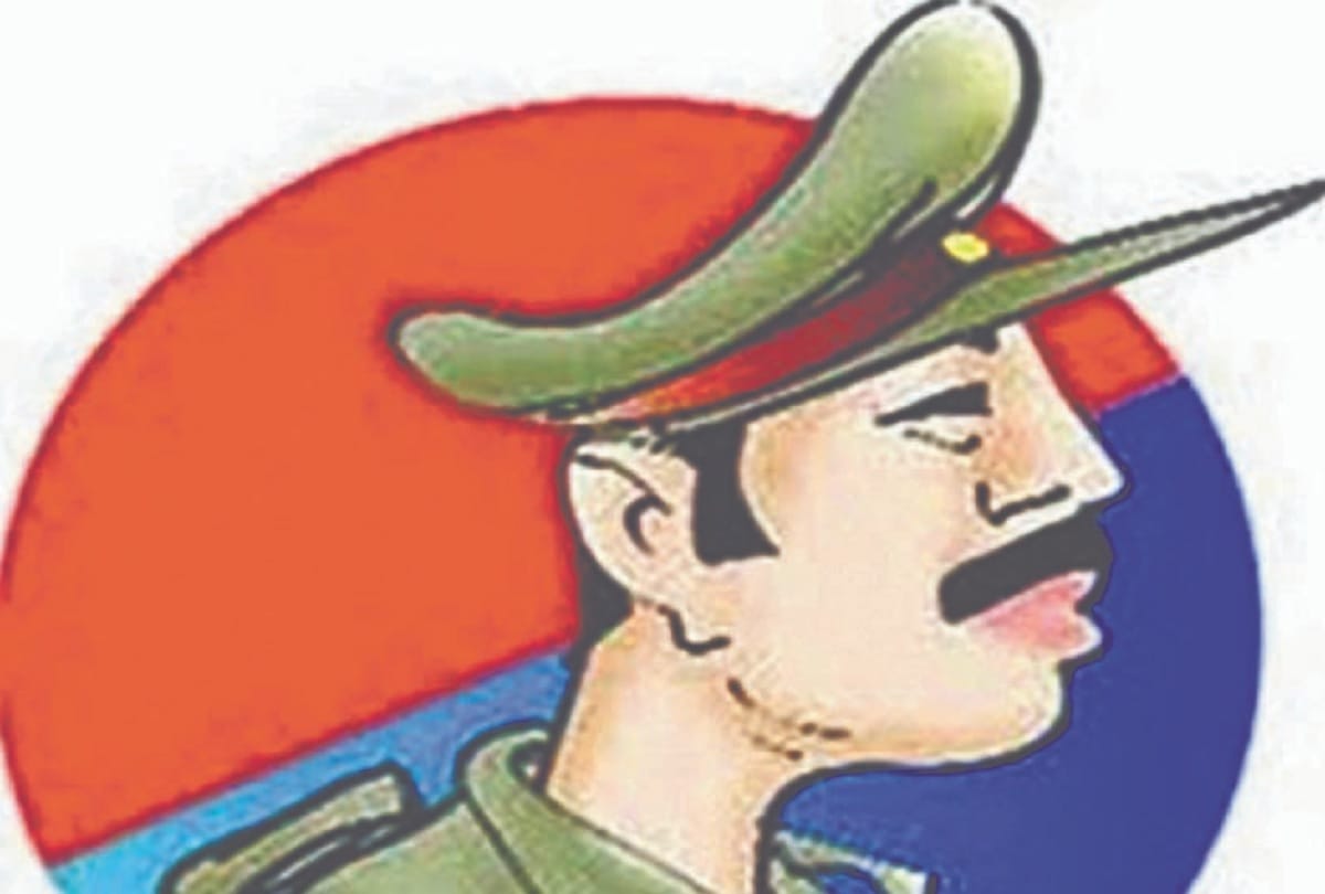 five policemen suspended in agra for illigal action on duty