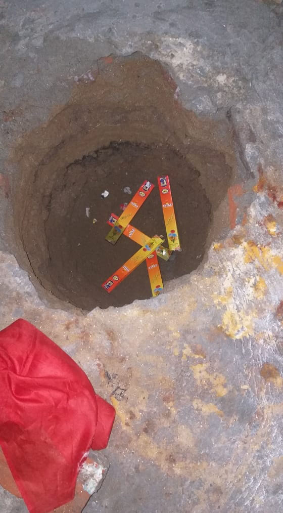 Cheating: Carved pits in the house to get suppressed gold