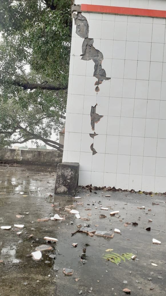 Water logging on the roads due to heavy rains, two died due to lightning
