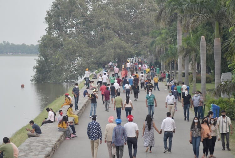 As soon as ban lifted crowds throng  Sukhna people forget social distance