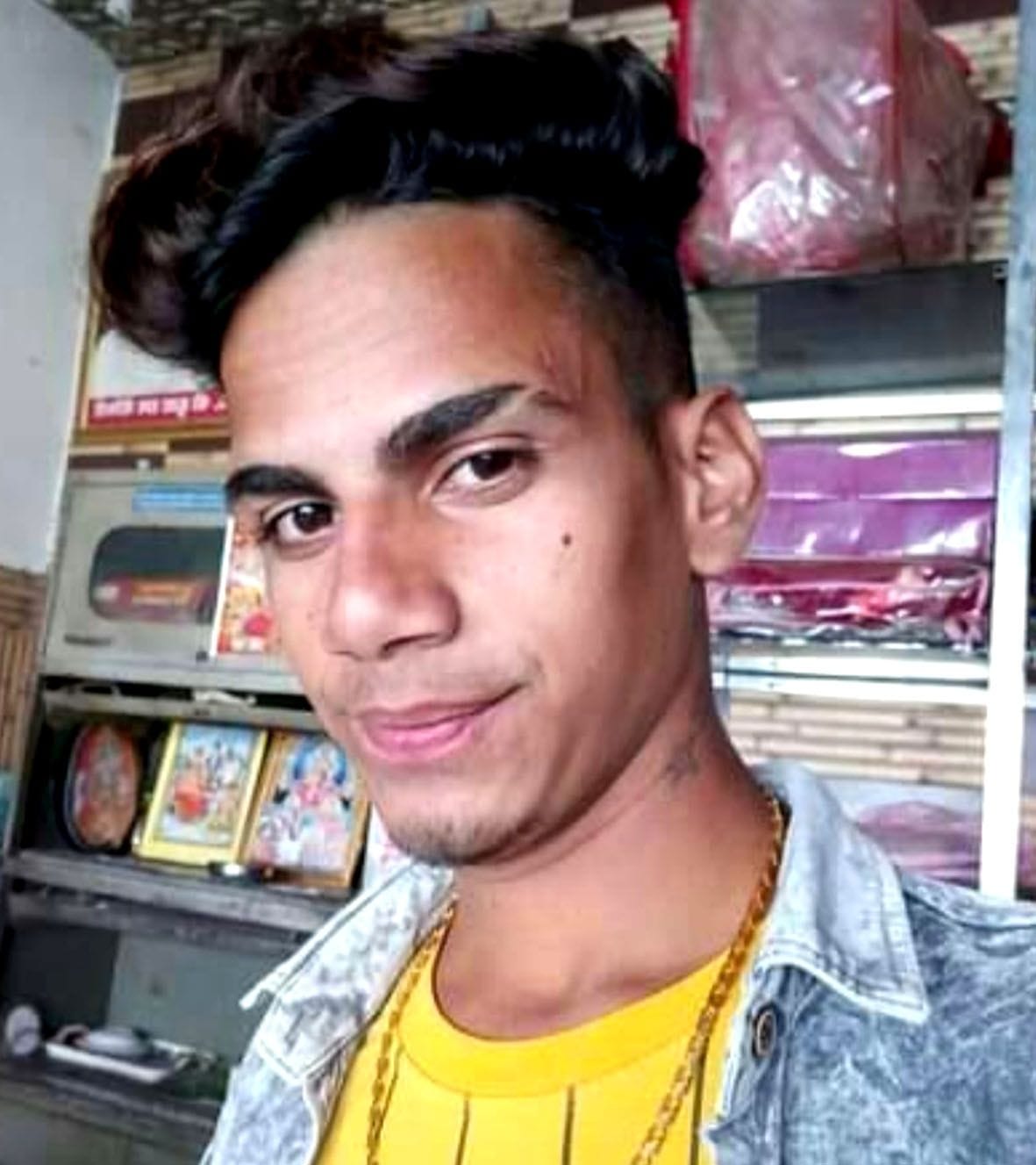 the dead man,s body was found hnging frome the fan at the shop