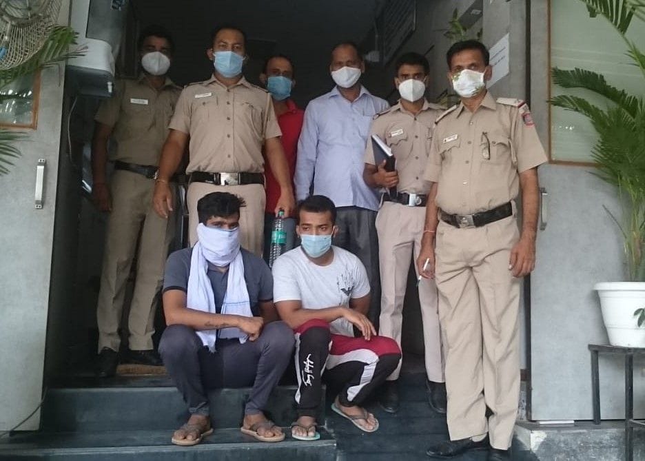 Call center busting crores, busted, three arrested