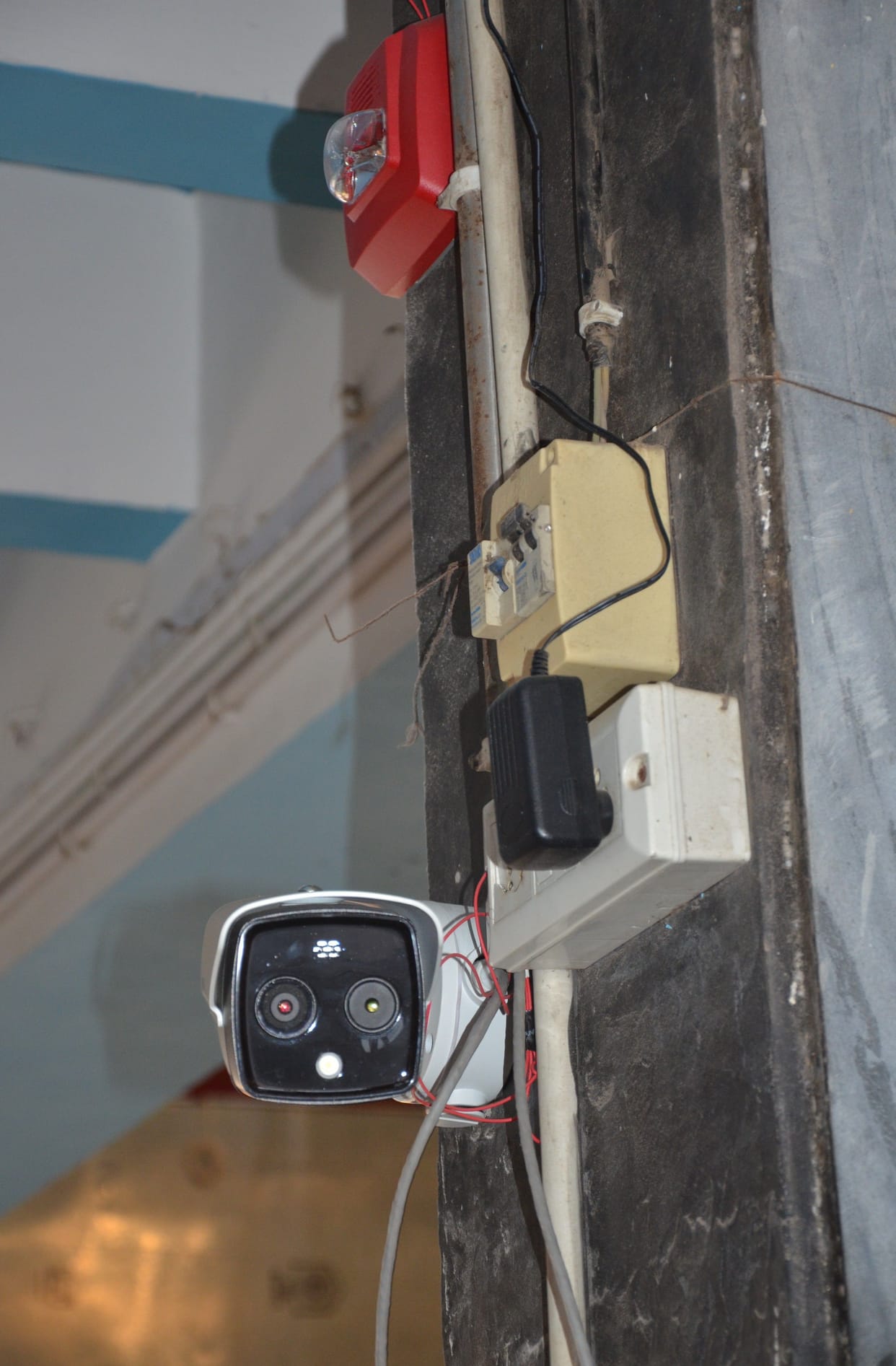 railway platform, automatic tharmal screening, passengers