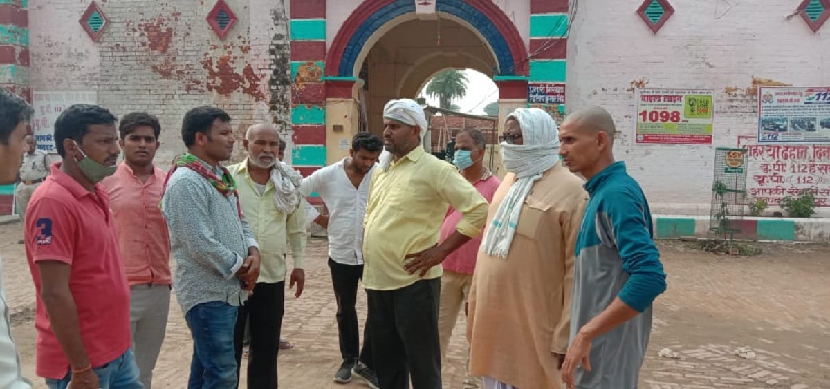 Bus owner son shoots conductor and Khalasi one dead in ghazipur