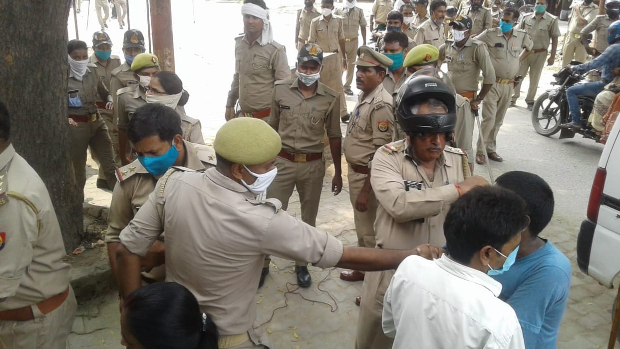 New transformer forcibly installed amidst citizen's protest in Azamgarh