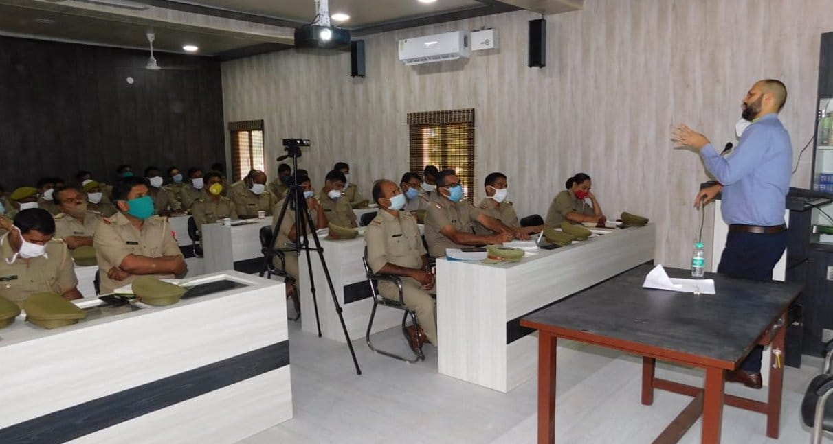 20 trainees participated in the first session on cybercrime